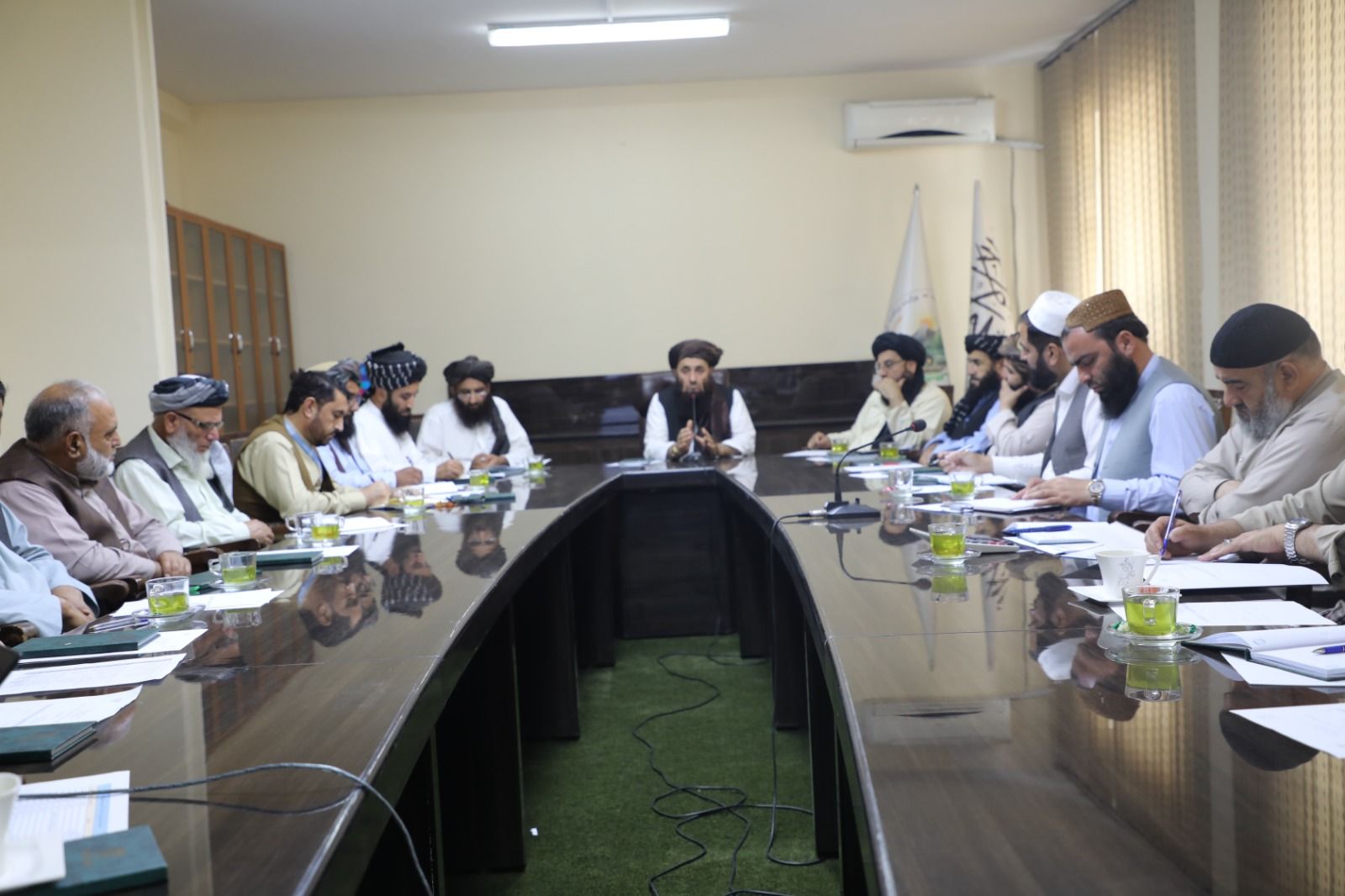 د طالبانو د کرنې وزیر د اصلاح شویو تخمونو پر وړ بیې ټینګار کړی