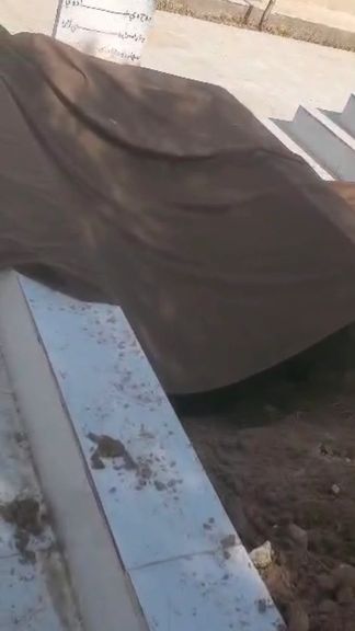 د یوې کورنۍ ادعا: طالبانو په ارزګان کې د پولیسو د یوه پخواني افسر قبر ړنګ کړی