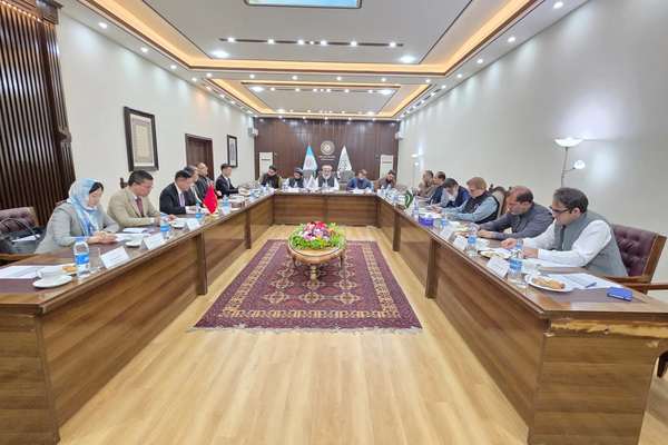 نمایندگان چین و پاکستان با وزیر تجارت طالبان درباره همکاریهای اقتصادی گفتوگو کردند