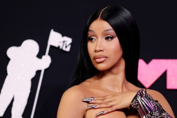 انتقاد کاردی بی از جو بایدن: برای تامین مالی دو جنگ پول داریم، برای بهداشت و کاهش جرایم نه