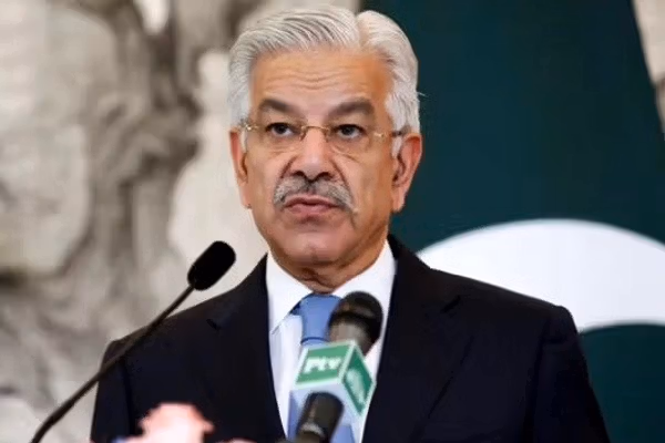 وزیر دفاع پاکستان خواستار «تعهد کتبی با تضمین کشورهای دوست» از طالبان شد