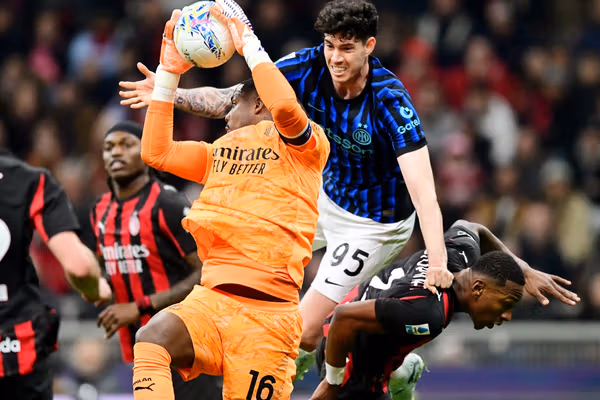 آث میلان پس از ۱۵ سال اینتر را رفتوبرگشت در دربی دلا مادونینا شکست داد