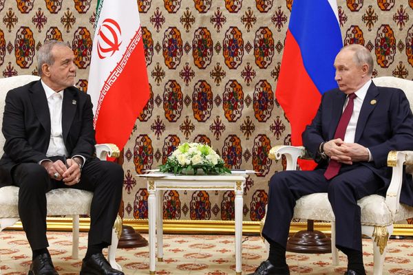 پوتین پزشکیان ته: مسکو په منځني ختیځ کې د دوامداره سولې لپاره منځګړیتوب ته چمتو دی