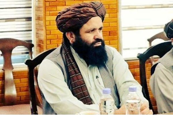 ابراهیم صدر: نظامي مسوولین په رسمیاتو کې باید نظامي یونیفورم پر تن ولري