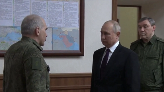 ولادیمیر پوتین با جنرالهای روسی مسئول در جنگ اوکراین دیدار کرد