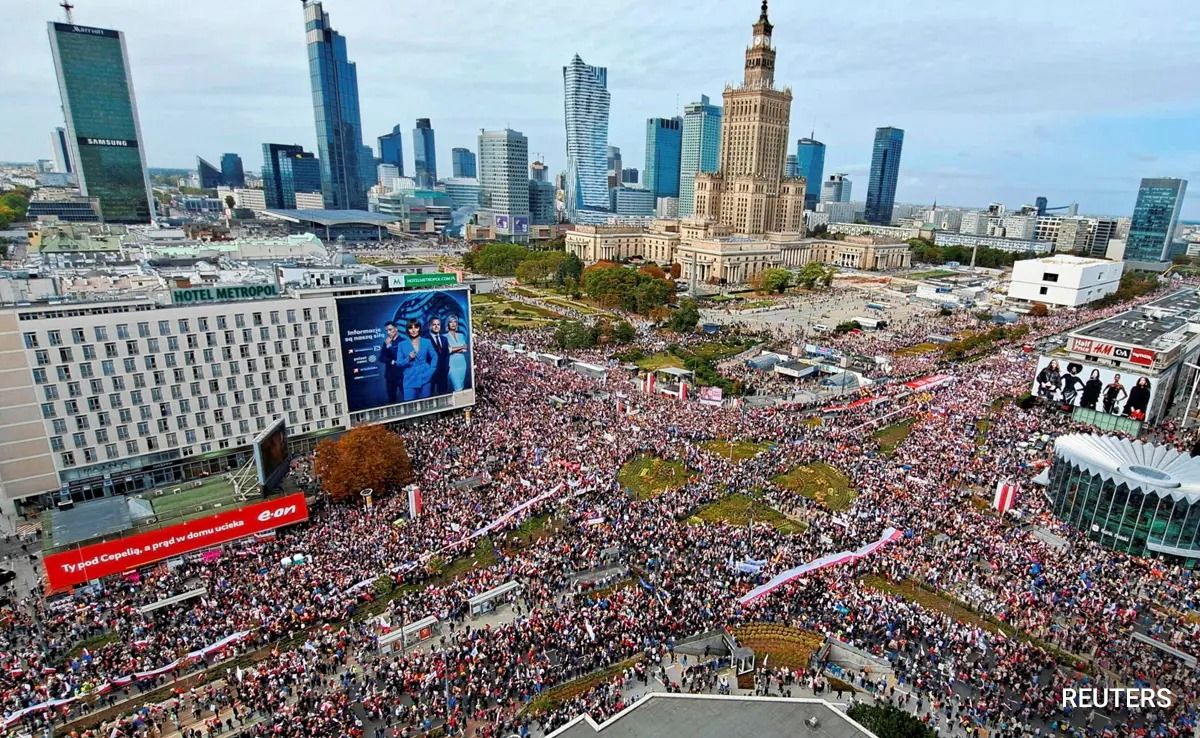 پولند همزمان با انتخابات پارلمانی، درباره چهار موضوع از رای‌دهندگان همه‌پرسی می‌کند