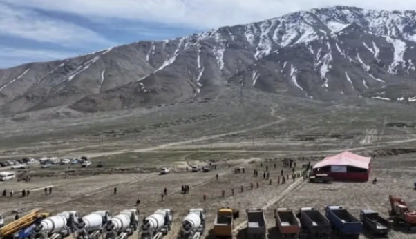 زعيم طالبان يحصر النظر في قضايا الأراضي المغتصبة بمحكمة خاصة 