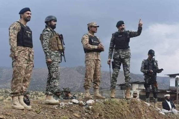 د خیبر پښتونخوا په دره ادم خېل کې پوځي عملیات؛ ۱۳ وسلهوال وژل شوي
