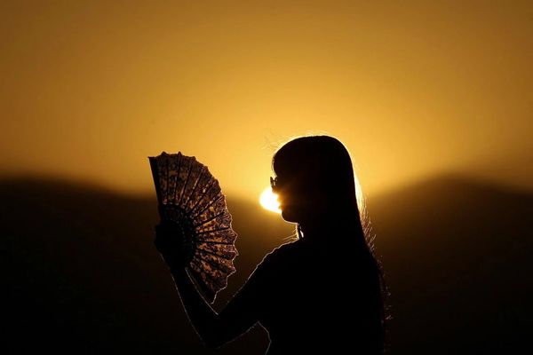 په اروپا کې د هوا د تودې څپې له امله ۲۳۰۰ کسان مړه شوي