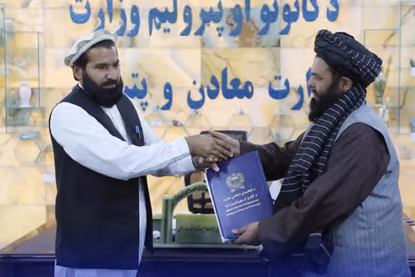 طالبانو په ننګرهار کې د ۵۷ میلیونه ډالرو په ارزښت د تالک کان د استخراج تړون لاسلیک کړ