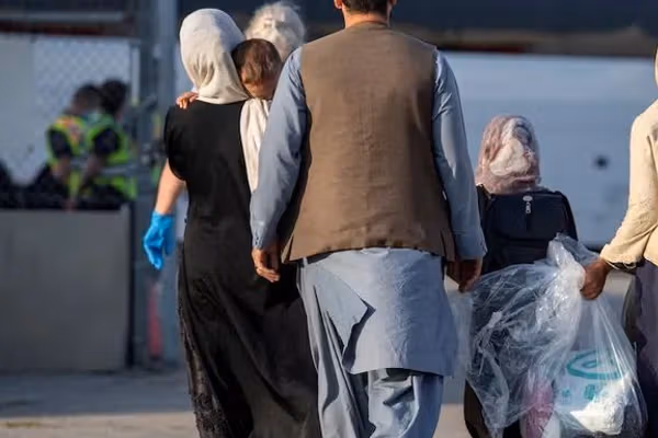 محکمې د ټرمپ ادارې ته امر کړی چې د افغان کډوالو د «اېسایوي» دوسیو ارزونه له سره پیل کړي