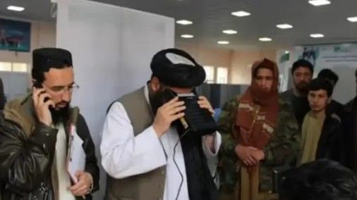 طالبان از صدور بیش از ۲۷۰ هزار تذکره الکترونیک در یک‌ ماه خبر داد