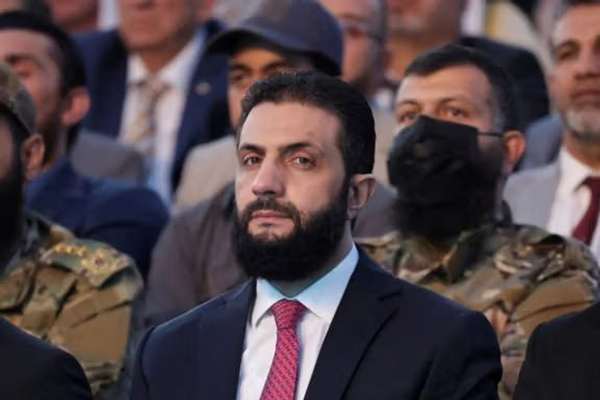 احمد الشرع سوري چارواکو ته امر کړی چې خپلې قېمتي موټرې حکومت ته وسپاري