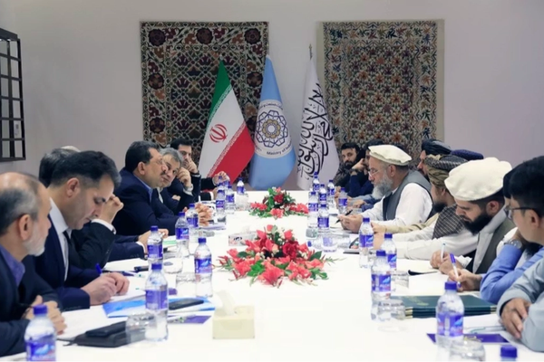 Taliban, Iranian Officials Hold Talks On Boosting Trade To $10 Billion