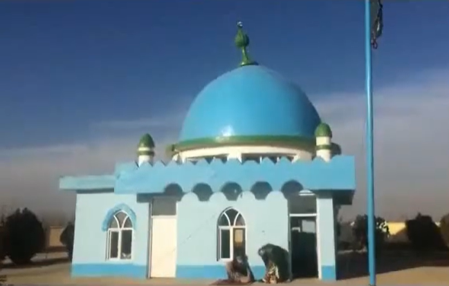 طالبان می‌گوید ملا هبت‌الله در سفر به بغلان، از یک زیارت بازدید کرده است