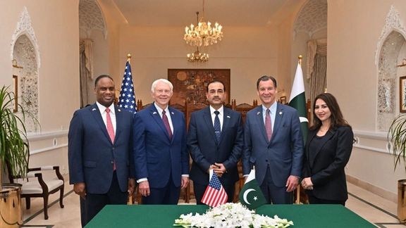 رئيس ارتش پاکستان با قانونگذاران امریکایی درباره امنیت منطقه گفتوگو کرد