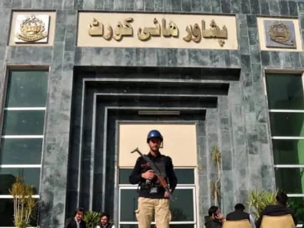 دادگاه پیشاور به درخواست توقف اخراج افغان‌هایی که همسر پاکستانی دارند، رای مثبت داد