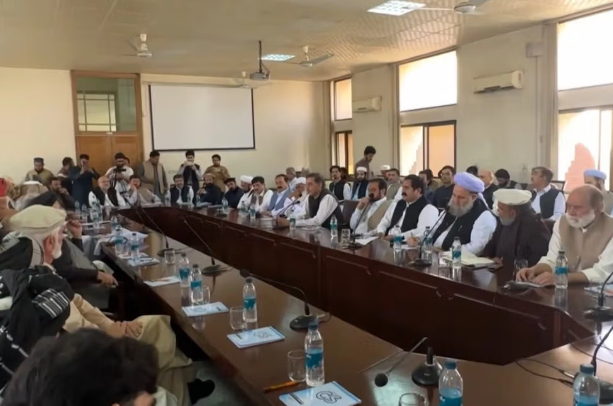 مجلس العشائر يدعم التهدئة ويدعو للحوار بين طالبان وباكستان