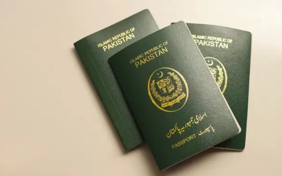 Islamabad Announces New Measures To Prevent Issuance of Pakistani Passports to Afghans