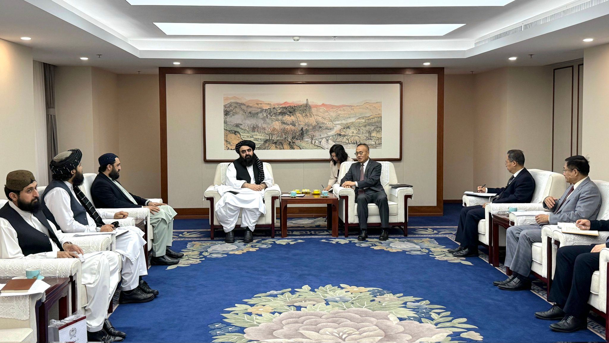 امیرخان متقي له چین څخه د کرنې، انرژۍ او اوږدمهاله پروژو په برخه کې د همکارۍ غوښتنه کړې