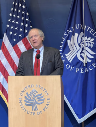 المفتش الأميركي جان سپكو كان على رأس سيغار لسنوات عديدة