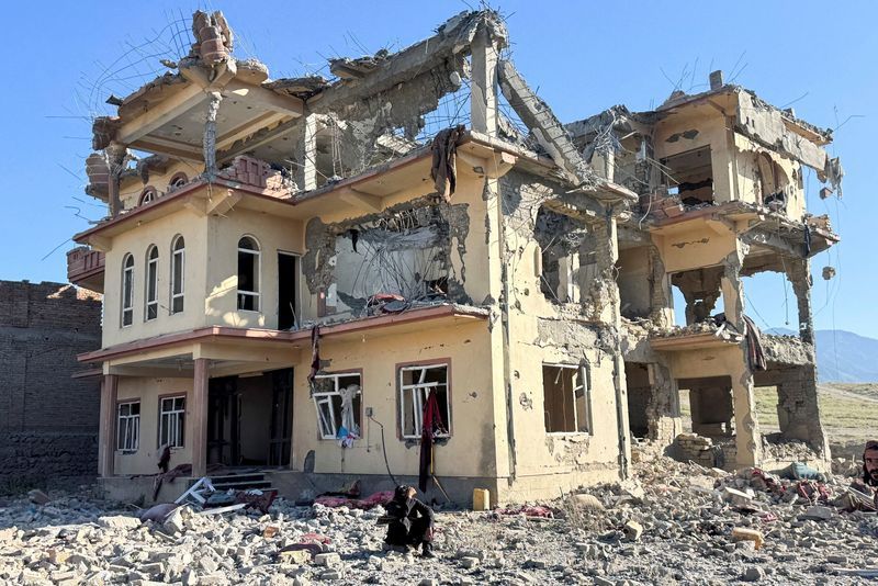  پاکستان او طالبانو د وروستیو بریدونو په غبرګون کې د یو بل شارژدافیران احضار کړل