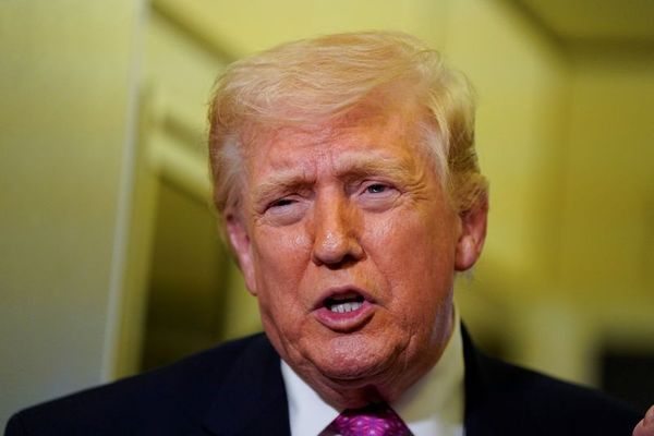 ټرمپ برېتانیا او نورو هېوادونو ته: جرئت وکړئ، هرمز ته ولاړ شئ او خپل تېل خپله ترلاسه کړئ