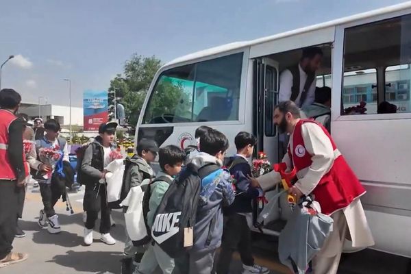۱۹ کودک افغان پس از درمان در آلمان به افغانستان بازگشتند