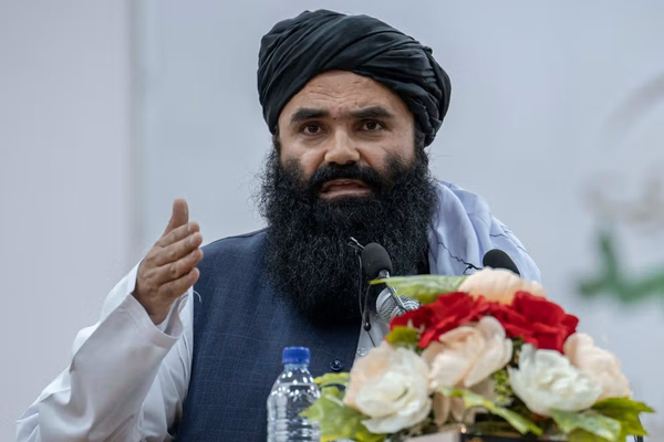 بعد الانتقادات الحادة للحركة.. سراج الدين حقاني يصل قندهار