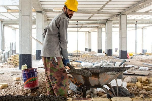 ایران وايي چې ۱۰ زره افغانانو ته د کار ویزې صادرې شوې دي