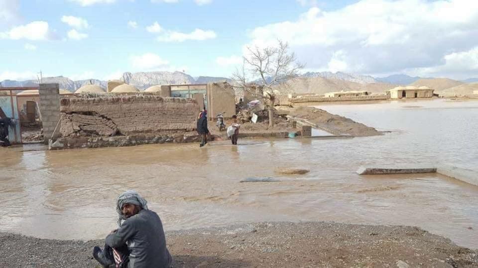 د هېواد په ۱۳ ولایتونو کې د سېلابونو او طبیعي پېښو له امله ۱۷ کسان مړه شوي