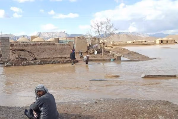 د هېواد په ۱۳ ولایتونو کې د سېلابونو او طبیعي پېښو له امله ۱۷ کسان مړه شوي