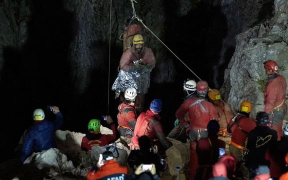 یک شهروند امریکایی که در ۱۰۰۰ متری غاری در ترکیه گیر مانده بود نجات یافت