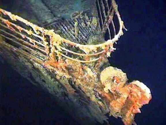 زیردریایی تفریحی که گردشگران را برای دیدن لاشه کشتی تایتانیک برده بود، ناپدید شده است