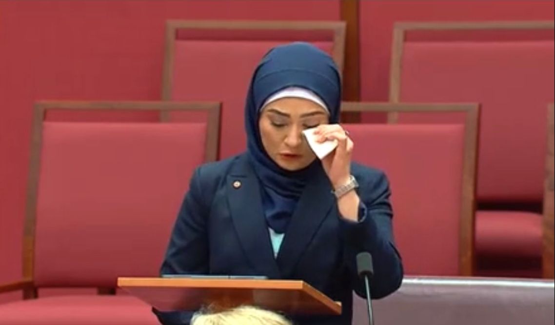 روایت فرار از طالبان؛ فاطمه پیمان در اولین سخنرانی خود در پارلمان آسترالیا اشک ریخت