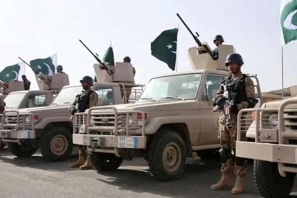 پاکستان په سعودي عربستان کې د خپلو پوځي ځواکونو حضور تایید کړ