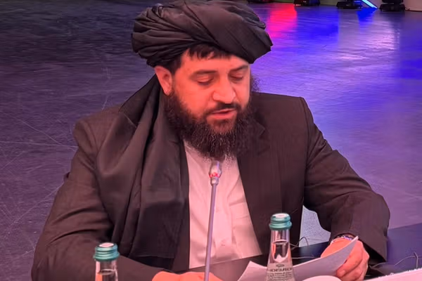 وزیر دفاع طالبان در روسیه: سیستم دفاعی مسلکی میخواهیم