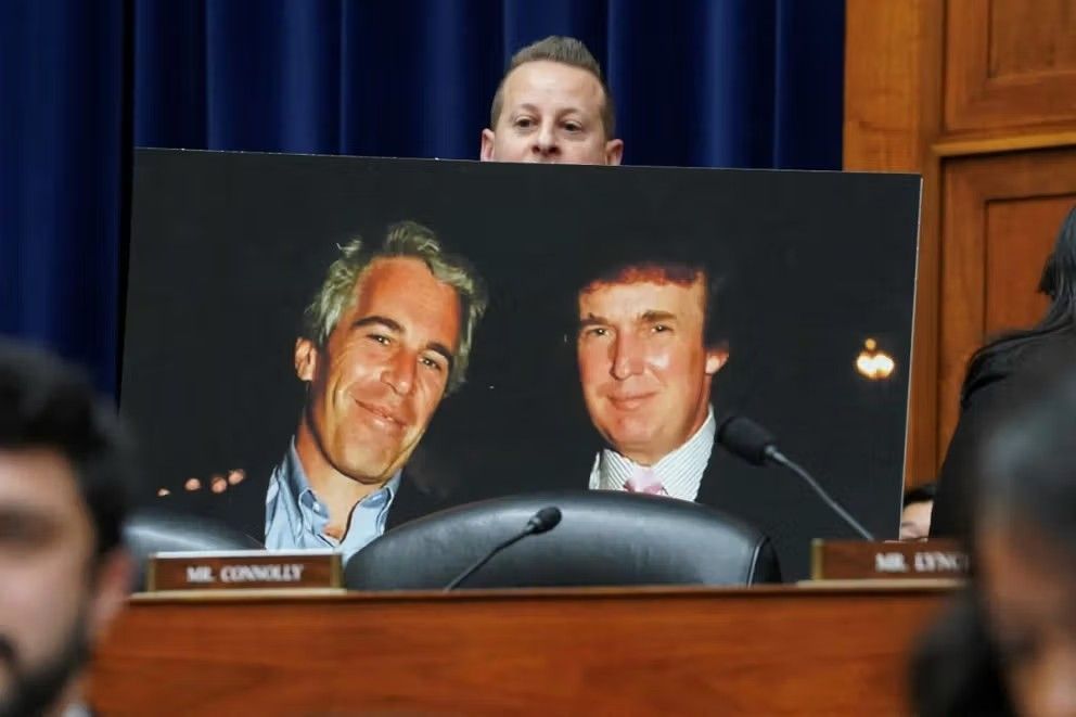 وزارت عدلیه امریکا بیش از ۳ میلیون صفحه اسناد مرتبط به پرونده اپستین را منتشر کرد