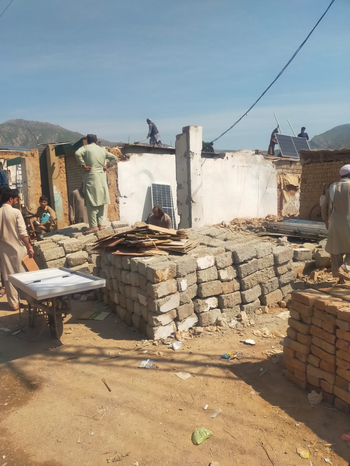 د افغان کډوالو د جبري ستنولو دوام؛ په کوهاټ کمپ کې افغانانو ته ۲۴ ساعته ضرب‌الاجل ټاکل شوی