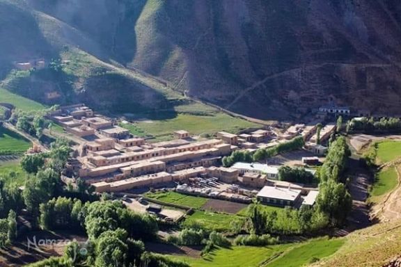 باشندگان یک ولسوالی دایکندی میگویند به خدمات مخابراتی دسترسی ندارند