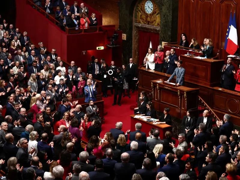 حق پایان خودخواسته بارداری در قانون اساسی فرانسه گنجانده شد