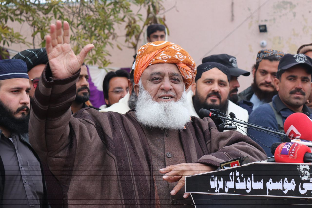 مولانا فضل الرحمان:پاکستان کې به داسې حکومت جوړ شي چې افغانستان سره ښې اړیکې ولري