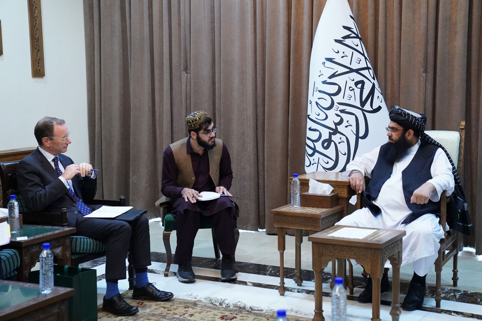 دیپلومات بریتانیا به مقام طالبان: گزارش سینیرلی اوغلو راهکاری خوب برای بهبود افغانستان است