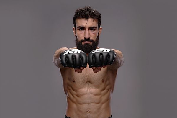 برای نخستینبار در تاریخ؛ فرید بشارت در جمع ۱۰ مبارز برتر UFC قرار گرفت