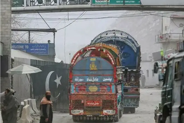 Taliban Asks Pakistan To Release Hundreds of Afghan Traders’ Containers From Karachi Port