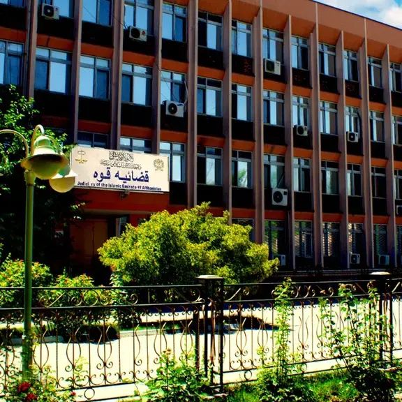 طالبان ۱۰ نفر از جمله چهار زن را در سه ولایت در ملاء عام شلاق زد