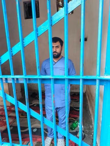 طبيب أفغاني مرحّل من باكستان: السلطات لا تستمع إلى مشكلاتنا