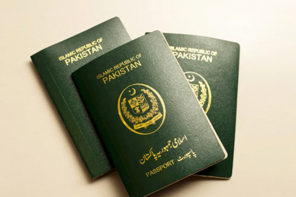 قطر پر پاکستانیانو هغه ویزې بندې کړې چې پخوا به هوایي ډګر ته په رسېدو سره ورکولې