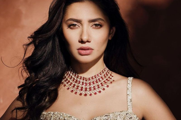 د پاکستان فلمي ستورې ماهره خان د افغان کډوالو د جبري اېستلو په اړه اندېښنه څرګنده کړې