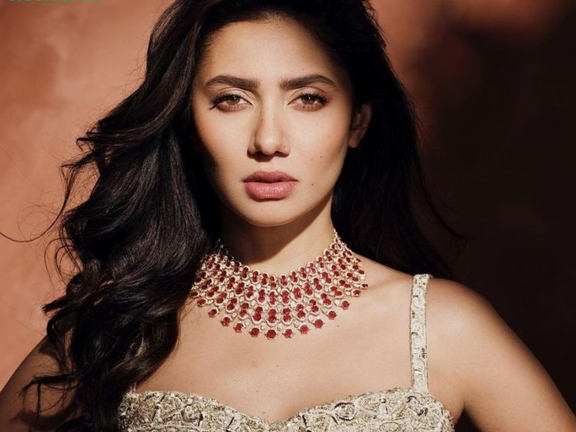 د پاکستان فلمي ستورې ماهره خان د افغان کډوالو د جبري اېستلو په اړه اندېښنه څرګنده کړې